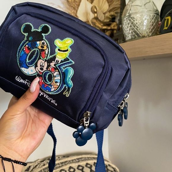 Disney Mickey vintage Fanny pack - Picture 2 of 6